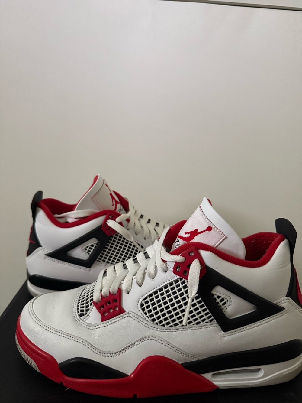 Jordan 4 Retro OG ‘Fire Red’ 2020. Worn Once